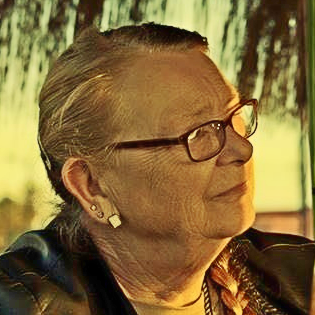 Valerie Chaplin - Twitter Team Coordinator Valerie Chaplin - Twitter Team Coordinator